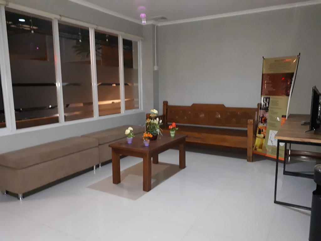 Melody Guest House Cilegon Extérieur photo
